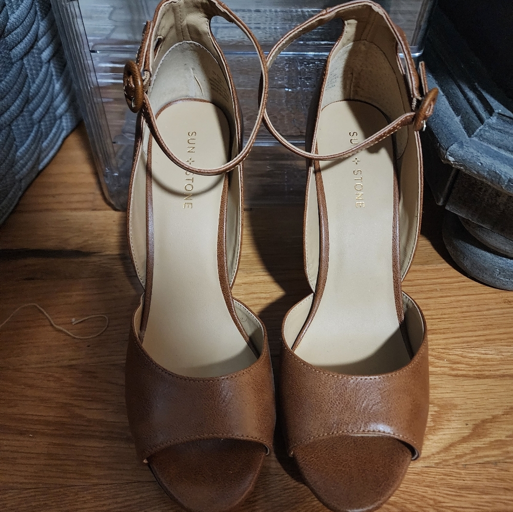 Sun + Stone Women's Brown Sandals
